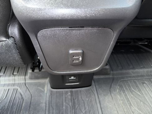 Used 2024 GMC Terrain SLT w/ Infotainment Package II AWD/4WD image 8