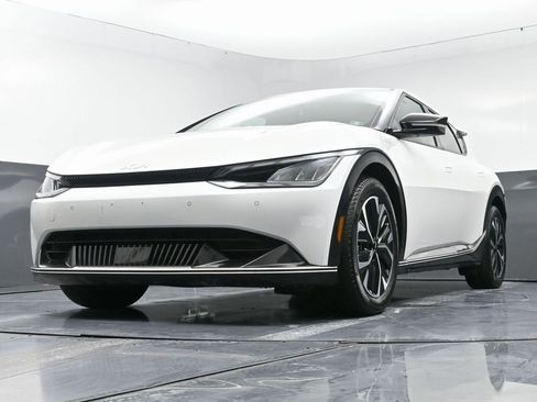 Used 2022 Kia EV6 Wind image 47