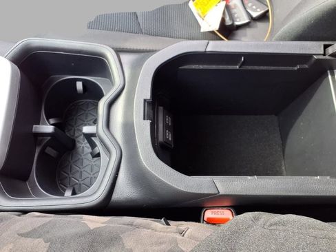 Used 2025 Toyota RAV4 LE AWD/4WD image 13