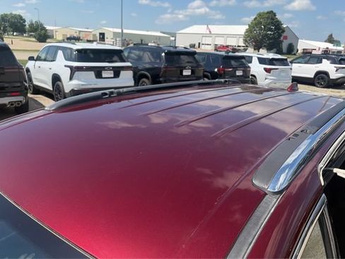 Used 2020 Chrysler Pacifica Touring-L FWD image 11