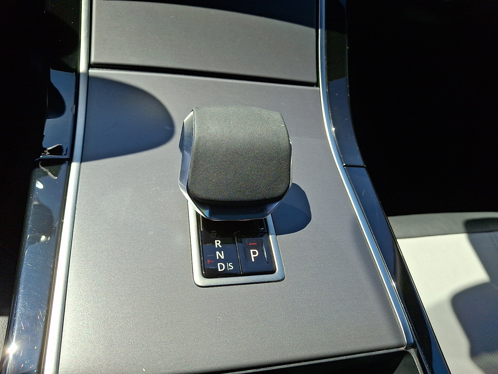 Used 2026 Land Rover Range Rover Velar S AWD/4WD image 13