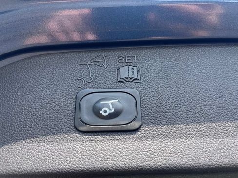 Used 2018 Ford Escape SEL FWD image 21