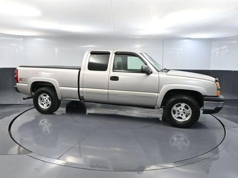 Used 2004 Chevrolet Silverado 1500 w/ Light Duty Power Package image 3