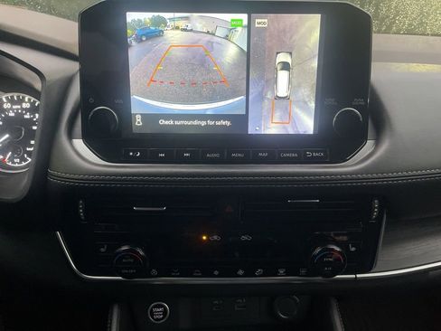 Used 2021 Nissan Rogue SL w/ Premium Package image 30