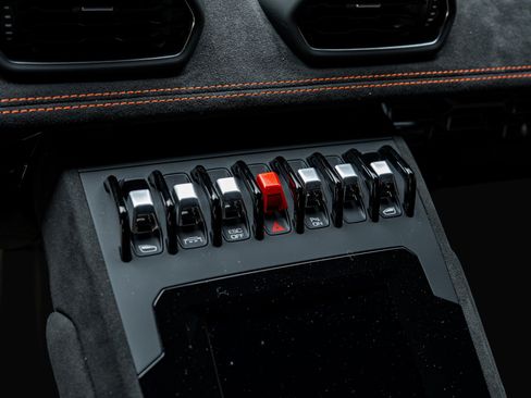 Used 2024 Lamborghini Huracan Sterrato AWD/4WD image 57