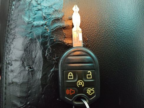 Used 2015 Ford Explorer XLT w/ Equipment Group 202B image 32