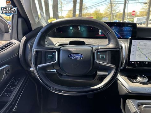 Used 2025 Ford Expedition Platinum AWD/4WD image 13
