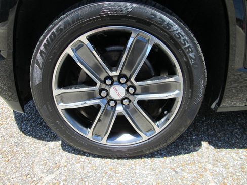 Used 2017 GMC Acadia Denali w/ Technology Package FWD image 89