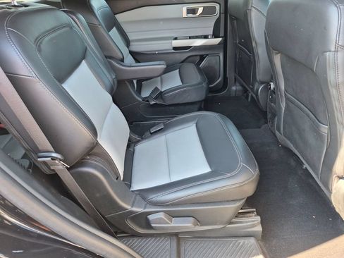 Used 2024 Ford Explorer XLT w/ Equipment Group 202A AWD/4WD image 26