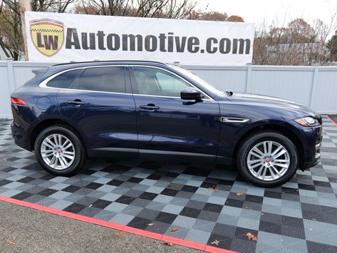 Used 2018 Jaguar F-PACE Prestige image 4
