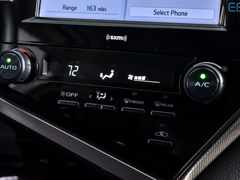 Used 2020 Toyota Camry SE image 27