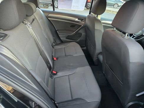 Used 2018 Volkswagen Golf S image 24