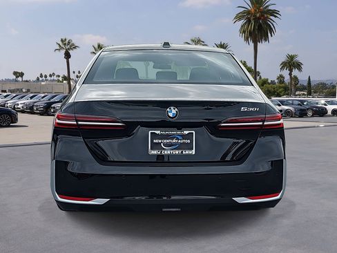 New 2026 BMW 530i w/ Convenience Package RWD image 6