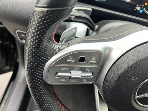 Used 2020 Mercedes-Benz GLB 250 4MATIC w/ AMG Line image 32