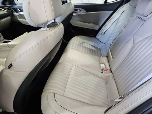 Used 2023 Genesis G70 3.3T RWD image 12