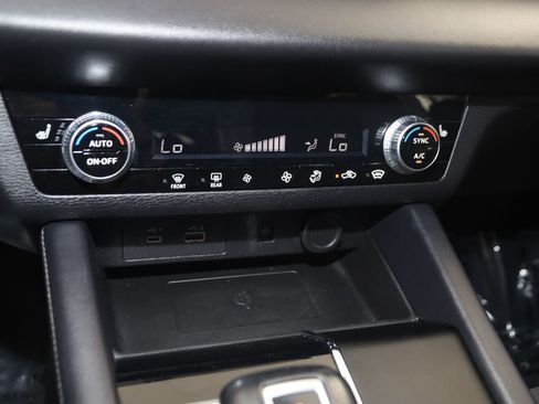 Used 2024 Mitsubishi Outlander SE AWD/4WD image 30