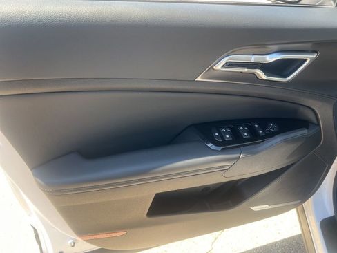 Certified 2023 Kia Sportage EX FWD image 7