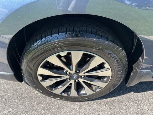 Used 2017 Subaru Outback 2.5i Limited AWD/4WD image 31