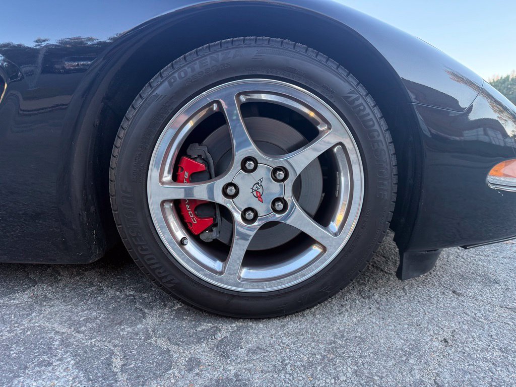 Used 2004 Chevrolet Corvette Coupe RWD image 39