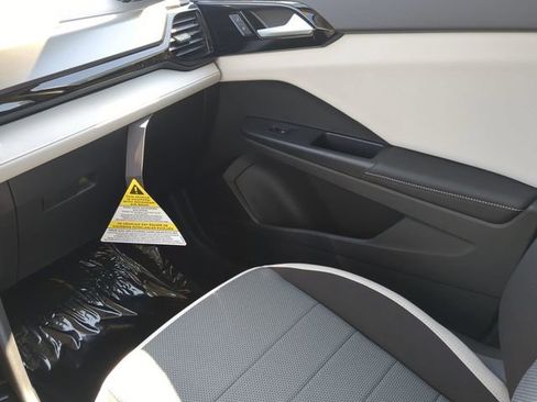 New 2026 Volkswagen Taos S image 14