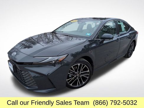 Used 2025 Toyota Camry XLE w/ Premium Package image 1