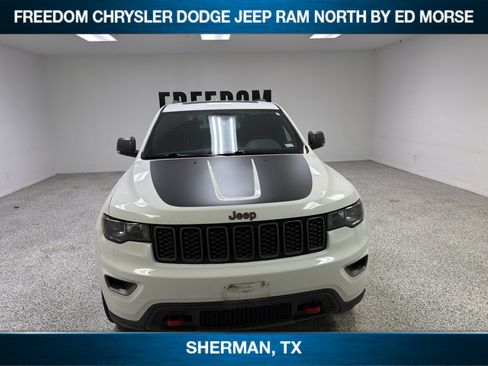 Used 2021 Jeep Grand Cherokee Trailhawk AWD/4WD image 2
