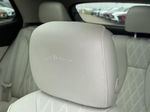 Used 2023 Buick Envision Avenir AWD/4WD image 19