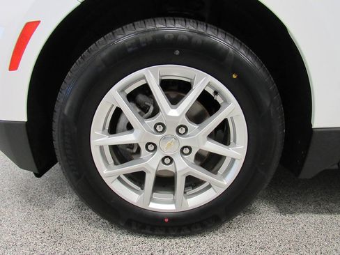 Used 2022 Chevrolet Equinox LS w/ LS Convenience Package AWD/4WD image 10