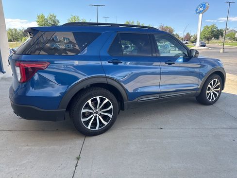 Used 2022 Ford Explorer ST-Line w/ Class IV Trailer Tow Package image 4