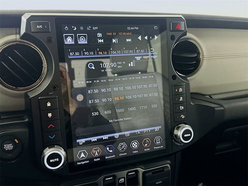 Used 2023 Jeep Gladiator Overland image 27