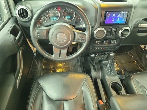 Used 2014 Jeep Wrangler Unlimited Sahara w/ Dual Top Group AWD/4WD image 14