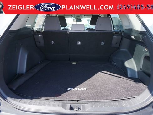 Used 2024 Toyota RAV4 XLE AWD/4WD image 10