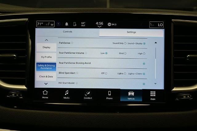 Used 2024 Chrysler Pacifica Touring-L FWD image 32