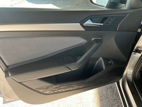 Used 2025 Volkswagen Jetta SE image 20