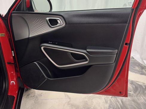 Used 2020 Kia Soul LX FWD image 24