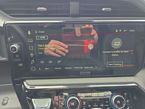 Used 2024 GMC Sierra 1500 AT4 w/ Technology Package image 31