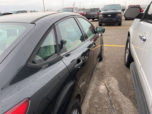 Used 2015 Ford Focus SE image 16