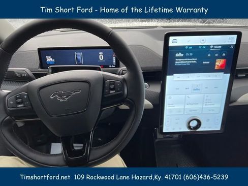 New 2022 Ford Mustang Mach-E Premium image 17