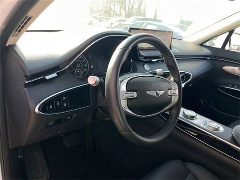 Used 2025 Genesis GV70 2.5T image 9