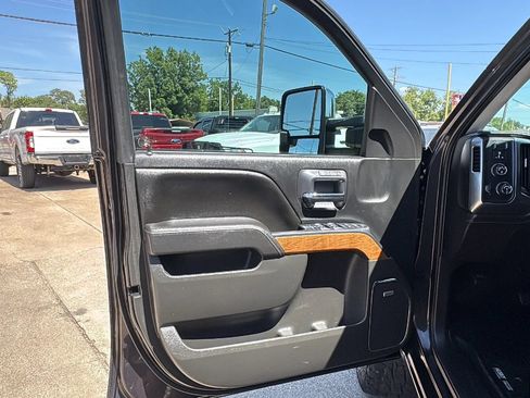 Used 2016 Chevrolet Silverado 1500 LTZ w/ Max Trailering Package AWD/4WD image 9