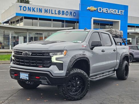 Used 2024 Chevrolet Silverado 1500 LT Trail Boss w/ Convenience Package II image 2