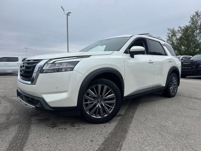 Used 2024 Nissan Pathfinder SL w/ SL Premium Package