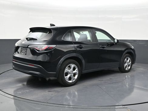 Used 2023 Honda HR-V LX image 5