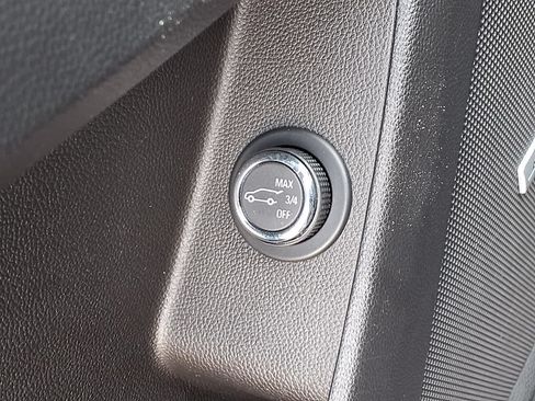 Used 2020 Chevrolet Traverse Premier w/ Redline Edition FWD image 11