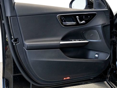 Used 2025 Mercedes-Benz C 300 Sedan image 12