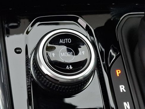 Used 2024 GMC Canyon AT4 image 22