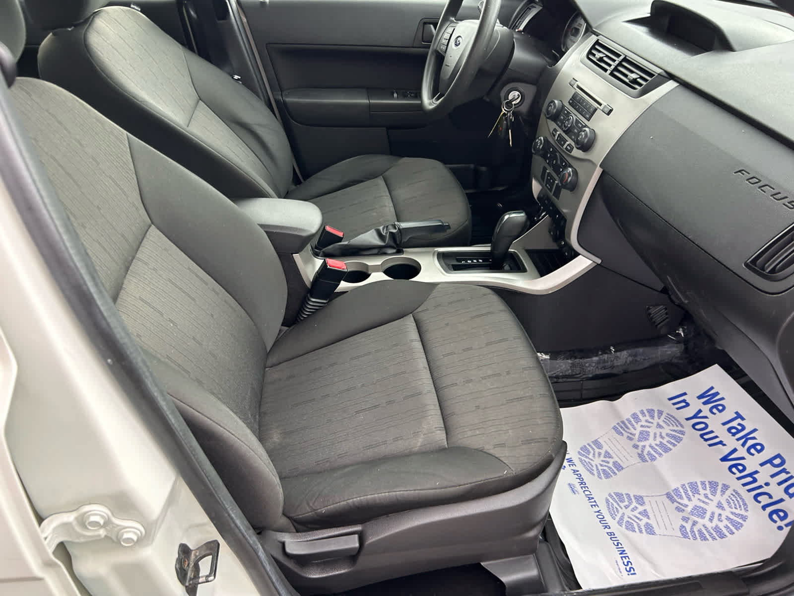 Used 2010 Ford Focus SE FWD image 23