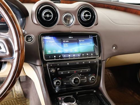 Used 2018 Jaguar XJ L Portfolio image 5