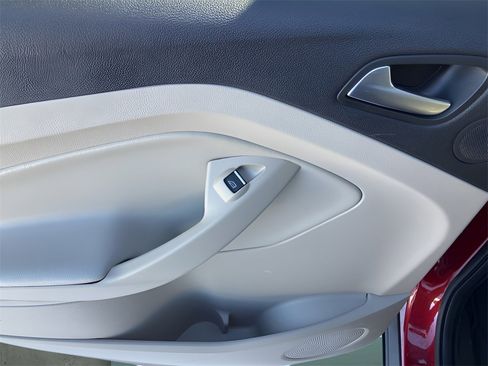 Used 2018 Ford Escape Titanium w/ Ford Safe & Smart Package image 42