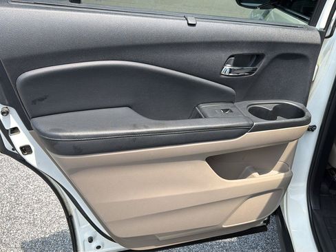 Used 2019 Honda Pilot Touring image 19